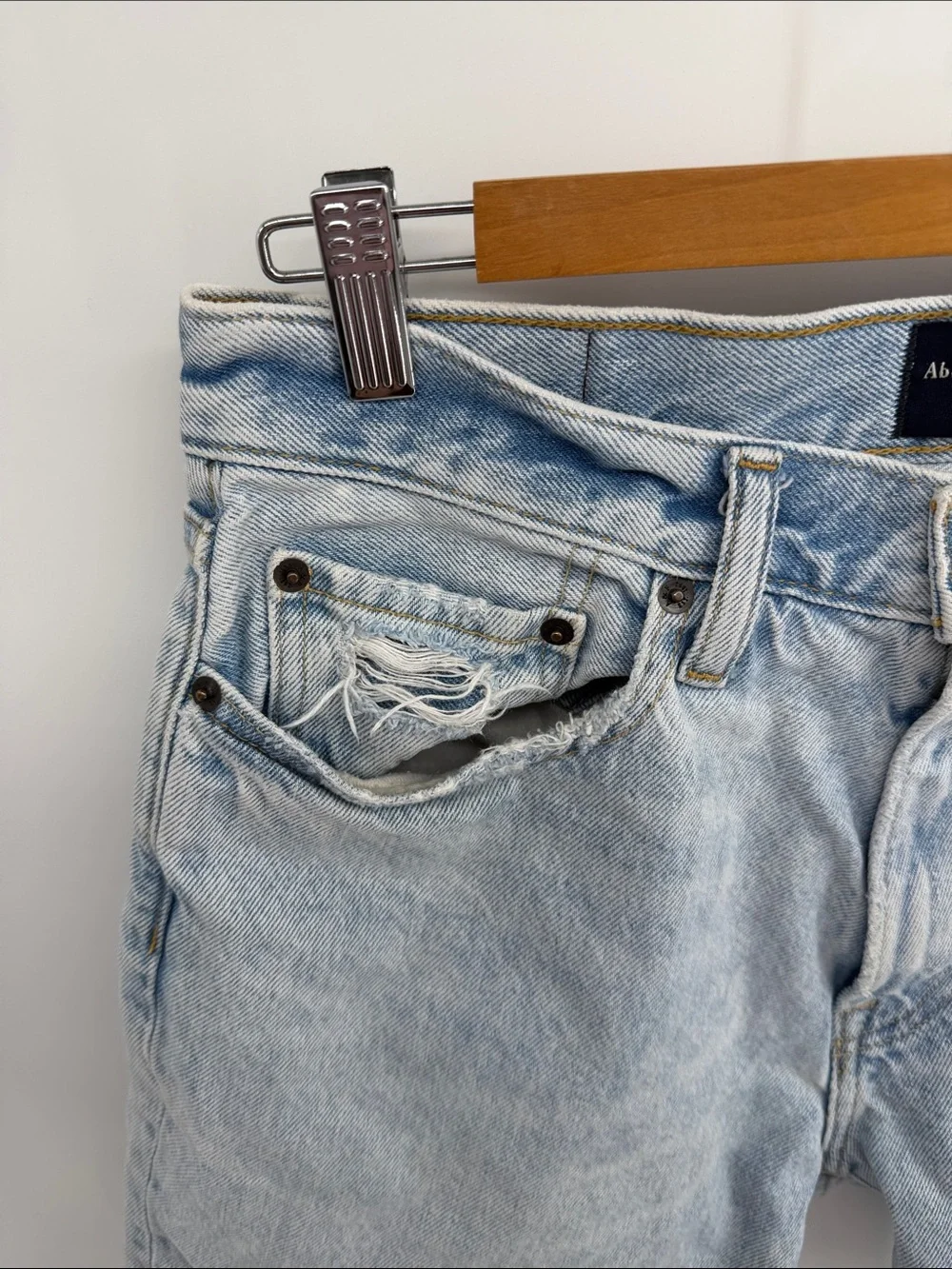 Abercrombie & Fitch 90’s loose fitting long inseam cutoff denim jean shorts 31